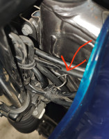 Drahtöse links am Steuerkopf