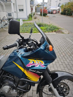 IMG_20251010_150200.jpg (229.74 KiB) 308 mal betrachtet "Five Stars" Scheibe unbekannter Herkunft, Verlauf nach hinten im Winkel der Maske, 40cm Länge ab Scheinwerfer