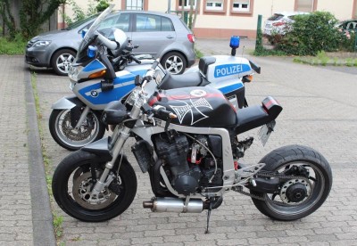 gsxr 1100 basteltag.jpg (89.13 KiB) 6790 mal betrachtet Korrekt