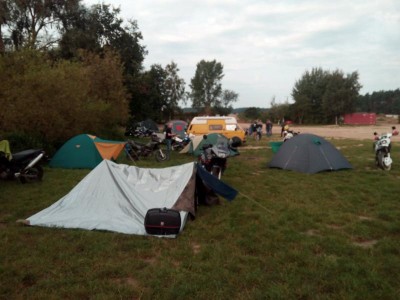 IMG_20170826_091132.jpg (56.9 KiB) 8622 mal betrachtet ...Hackys Hotel zur Post bildete das Zentrum des Lagers... aber echt!