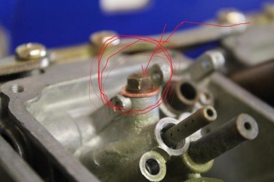 Kappe unter Düsennadel (M5 Messing mit U-Scheibe).jpg