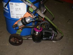 Mercedes 123er Benzinpumpe, Rotkohlglas mit Ölfilter und Halterung Kawa Z1000, Suzuki sp44 Batterie
