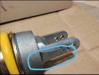 Ich habe über einen Forumteilnehmer ein gebrauchtes Federbein angeboten bekommen. Was ist das hier für ein Blech?