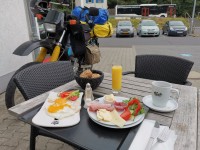 Was Warmes braucht der DR-Fahrer ;)