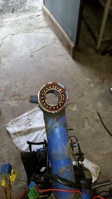 kann ich auf ein Trapezförmiges Kugelager umbauen wie unten oder muss ich es so lassen.<br />Und war es richtig das es aussieht als ob eine Kugel fehlt?<br />Habe 18 Kugeln